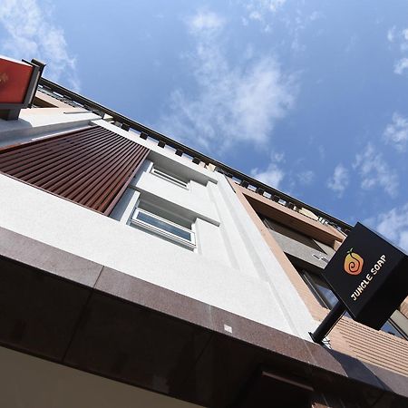 Jungle Long S T A Y Tainan Exterior photo